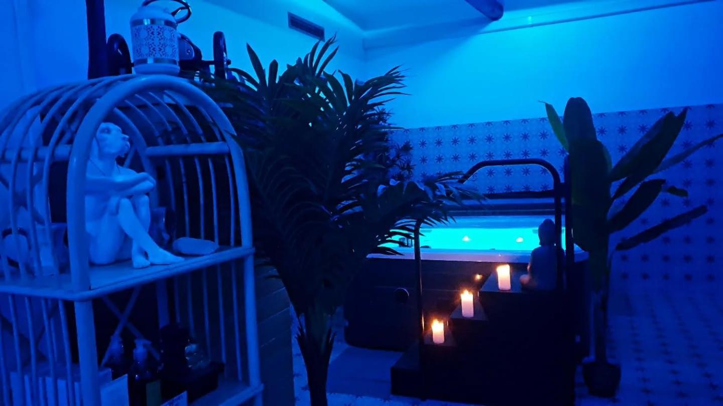 Les 2 Droles D'Oiseaux Bed & Breakfast Luc-sur-Orbieu Exterior photo